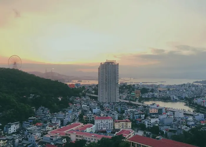 Mon Hạ Long