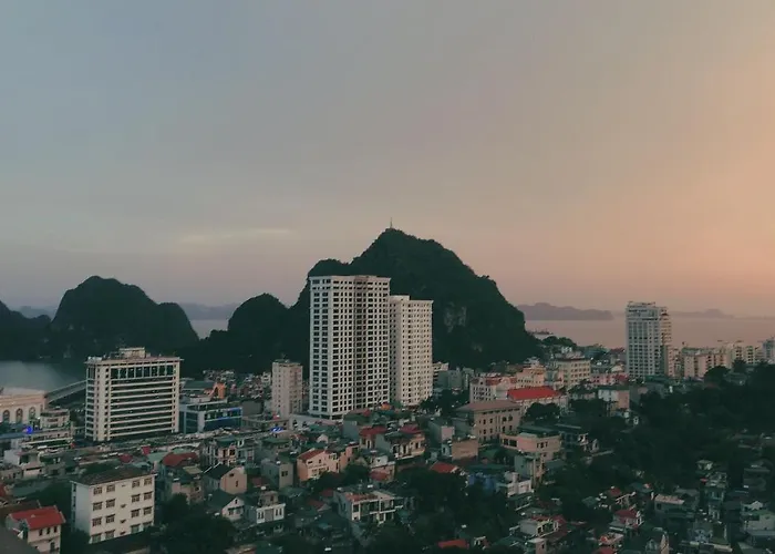 Mon Hạ Long